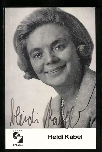 AK Schauspielerin Heidi Kabel fröhlich lächelnd, original Autograph