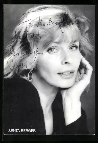 AK Schauspielerin Senta Berger, mit original Autograph