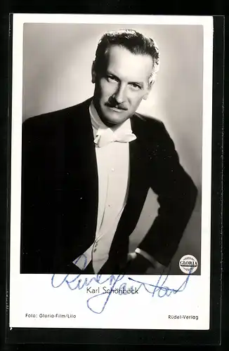 AK Schauspieler Karl Schönböck in Abendgarderobe, Autograph