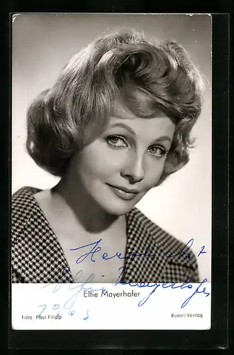 AK Schauspielerin Elfie Mayerhofer im karierten Sakko, Original Autograph