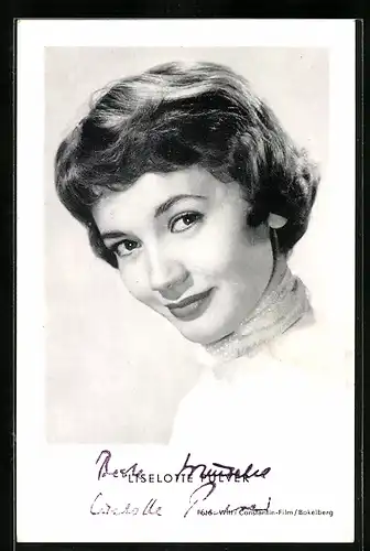 AK Schauspielerin Liselotte Pulver mit kurzen Haaren, Original Autograph