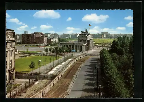 AK Berlin, Brandenburger Tor nach dem 13. Aug. 1961, Totalansicht