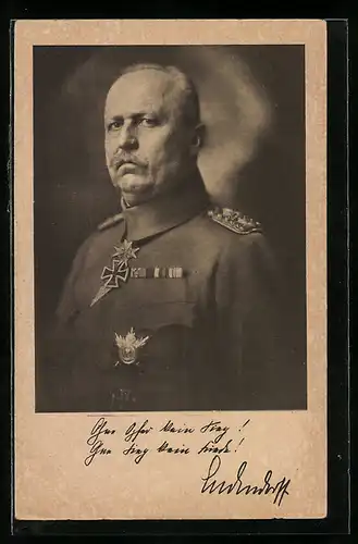 AK Portrait von Erich Ludendorff in Uniform mit Eisernen Kreuz und Orden