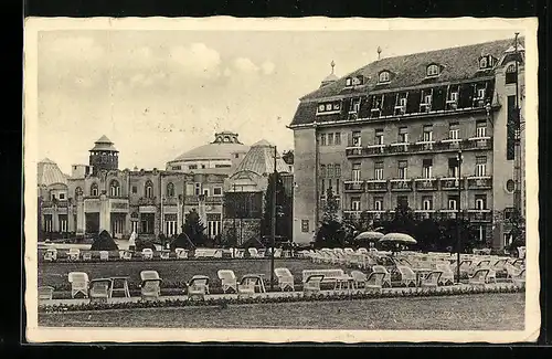 AK Piestany, Park mit Stühlen und Bänken