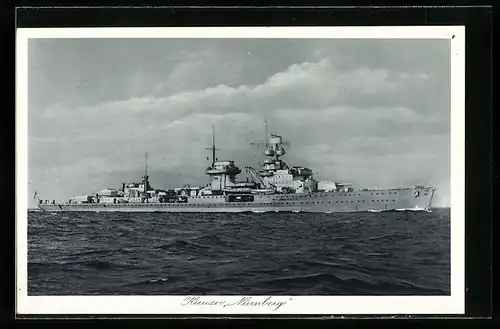 AK Kriegsmarine, Kreuzer Nürnberg auf dem Meer