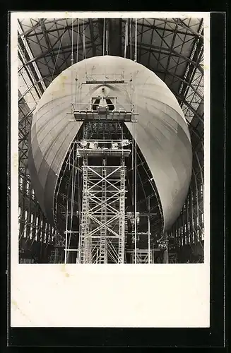 AK Zeppelin LZ 130 wird im Hangar gebaut