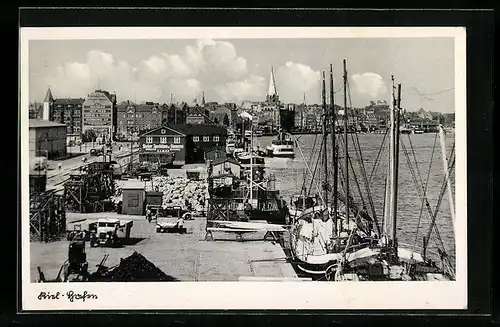 AK Kiel, Hafen, Segelschiff und Dampfer