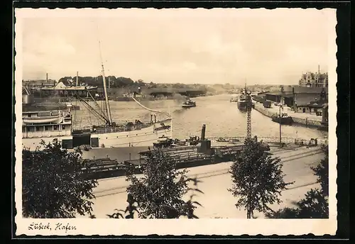 AK Lübeck, Ansicht vom Hafen