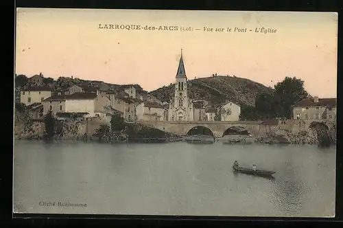 AK Larroque-des-Arcs, Vue sur le Pont, L`Église
