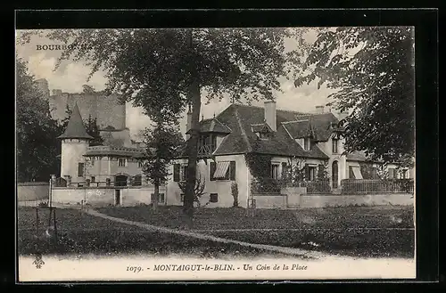 AK Montaigut-le-Blin, Un Coin de la Place