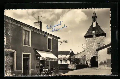 AK Charroux, Entrée du Beffroi