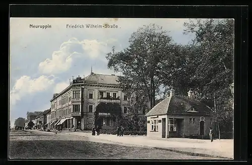 AK Neuruppin, Partie in der Friedrich Wilhelmstrasse