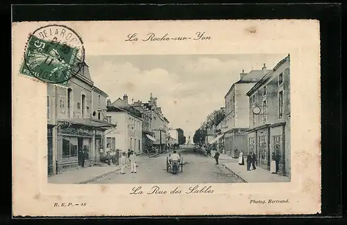 AK La Roche-sur-Yon, La Rue des Sables