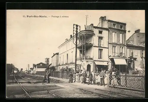 AK Port-Ste-Marie, Passage à niveau