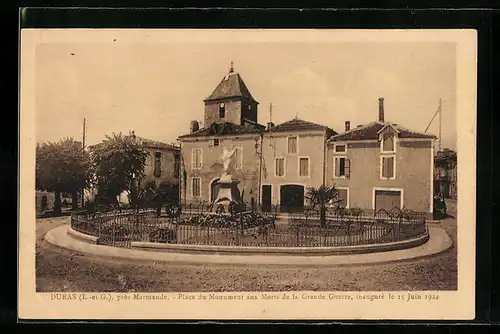 AK Duras, Place du Monument aux Morts de la Grande Guerre