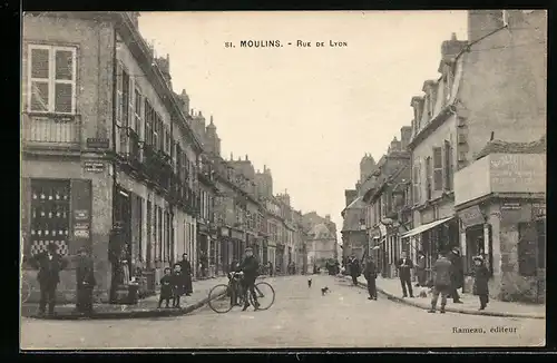 AK Moulins, Rue de Lyon, Strassenpartie