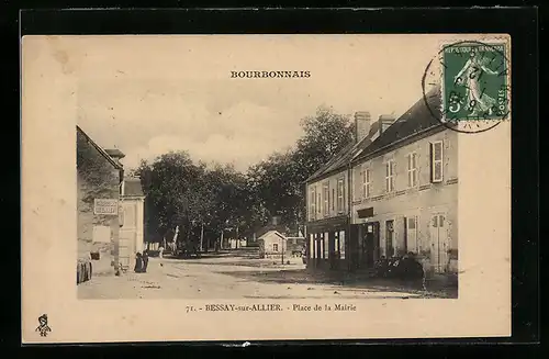 AK Bessay-sur-Allier, Place de la Mairie