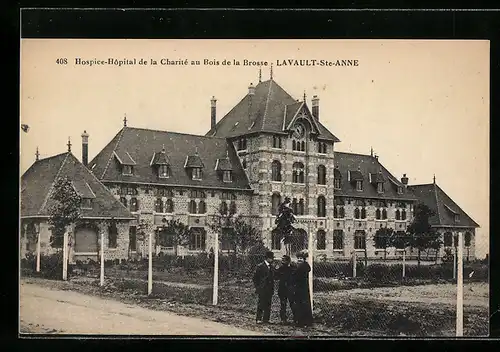 AK Lavault-Ste-Anne, Hospice-Hôpital de la Charité au Bois de la Brosse, trois hommes