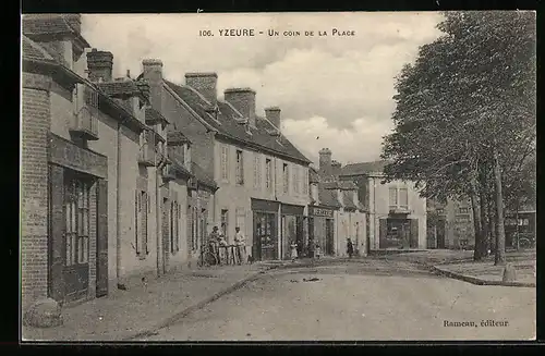 AK Yzeure, Un coin de la Place