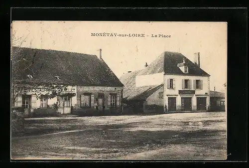 AK Monétay-sur-Loire, La Place