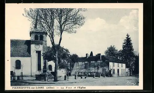 AK Pierrefitte-sur-Loire, La Place et l`Eglise