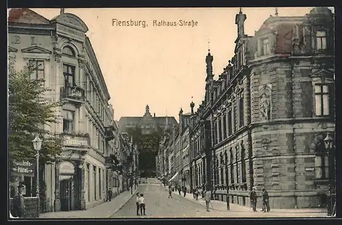 AK Flensburg, Rathausstrasse und Bahnhotel