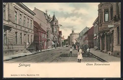 AK Solingen, Obere Kaiserstrasse mit Kindergruppe und Strassenbahn