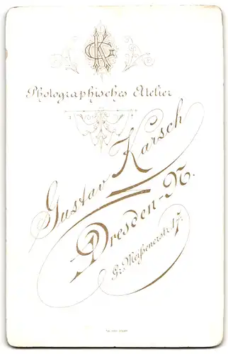 Fotografie Gustav Karsch, Dresden N., Grosse Neissenerstrasse 17, Bürgerlicher mit Schnurrbart im Anzug