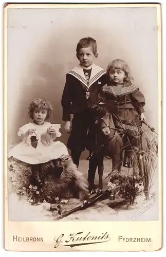 Fotografie G. Kutenits, Heilbronn, Drei Kinder in modischer Kleidung