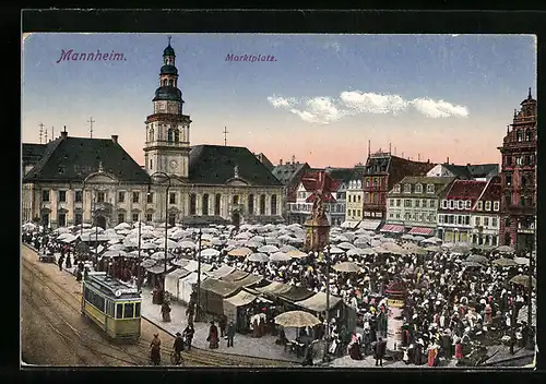 AK Mannheim, Marktplatz mit Litfasssäule und Strassenbahn
