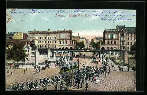AK Berlin-Kreuzberg, Strassenbahn und Soldaten am Halleschen Tor, Hochbahn, Apotheke