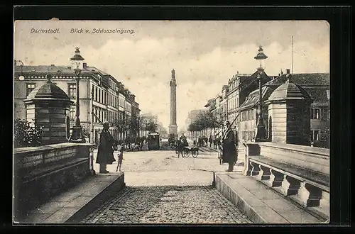 AK Darmstadt, Blick vom Schlosseingang, Strassenbahn