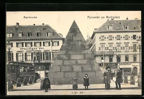 AK Karlsruhe, Pyramide am Marktplatz, Strassenbahn