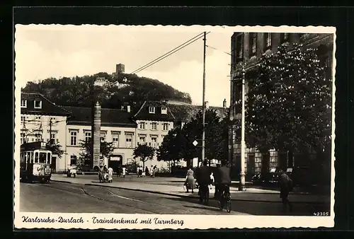 AK Karlsruhe-Durlach, Traindenkmal mit Turmberg
