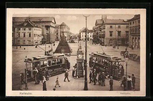 AK Karlsruhe, Strassenbahnen auf dem Marktplatz