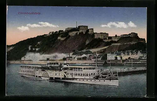 AK Ehrenbreitstein, Rheindampfer liegt an der Schiffsbrücke an