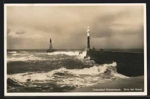 AK Warnemünde, Mole bei Sturm