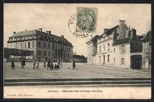 AK Viarmes, Hôtel-de-Vlle et Place d`Armes