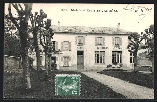 AK Vauréal, Mairie et École