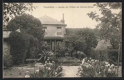 AK Viarmes, Jardin de l`Hôtel du Cheval Blanc