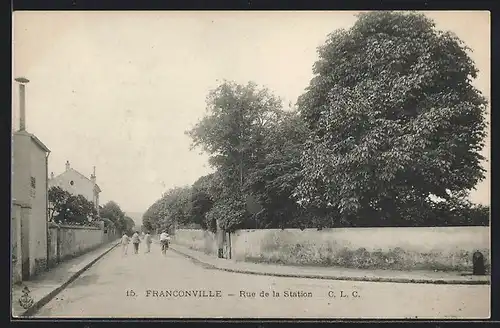 AK Franconville, Rue de la Station, Strassenpartie