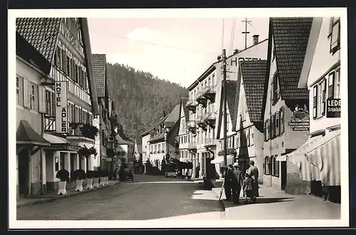 AK Hornberg, Strasse mit Hotel Adler und Geschäften