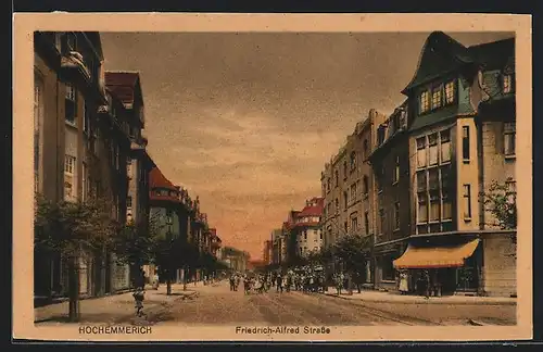 AK Hochemmerich, Friedrich-Alfred-Strasse im Abendlicht