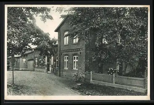 AK Süderhackstedt ü/Flensburg, Kaufhaus Geschw. Christophersen mit Strasse