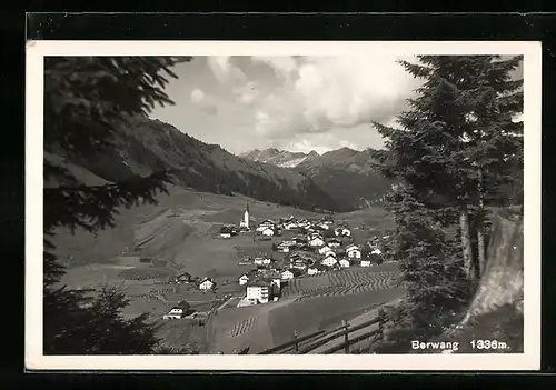 AK Berwang, Sicht von oben auf den Ort