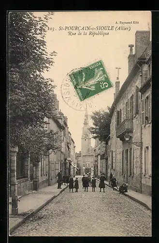 AK St-Pourcain-s-Sioule, Rue de la République, Strassenpartie