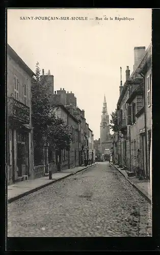 AK Saint-Pourcain-sur-Sioule, Rue de la République, Strassenpartie