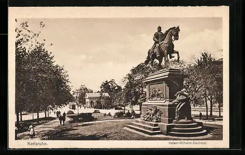 AK Karlsruhe, Kaiserdenkmal mit Strassenbahn