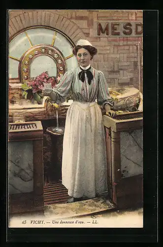 AK Vichy, Une donneuse d`eau