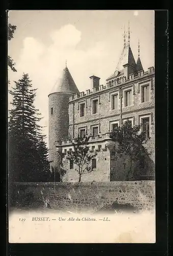 AK Busset, Une Aile du Château